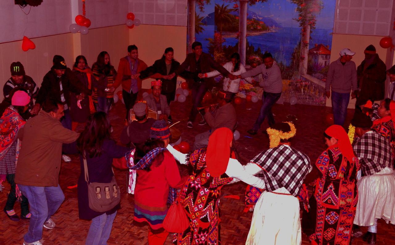 Hotel Mountain Top Manāli Extérieur photo